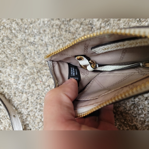 Michael kors Bag with matching wristlet - Picture 6 of 12